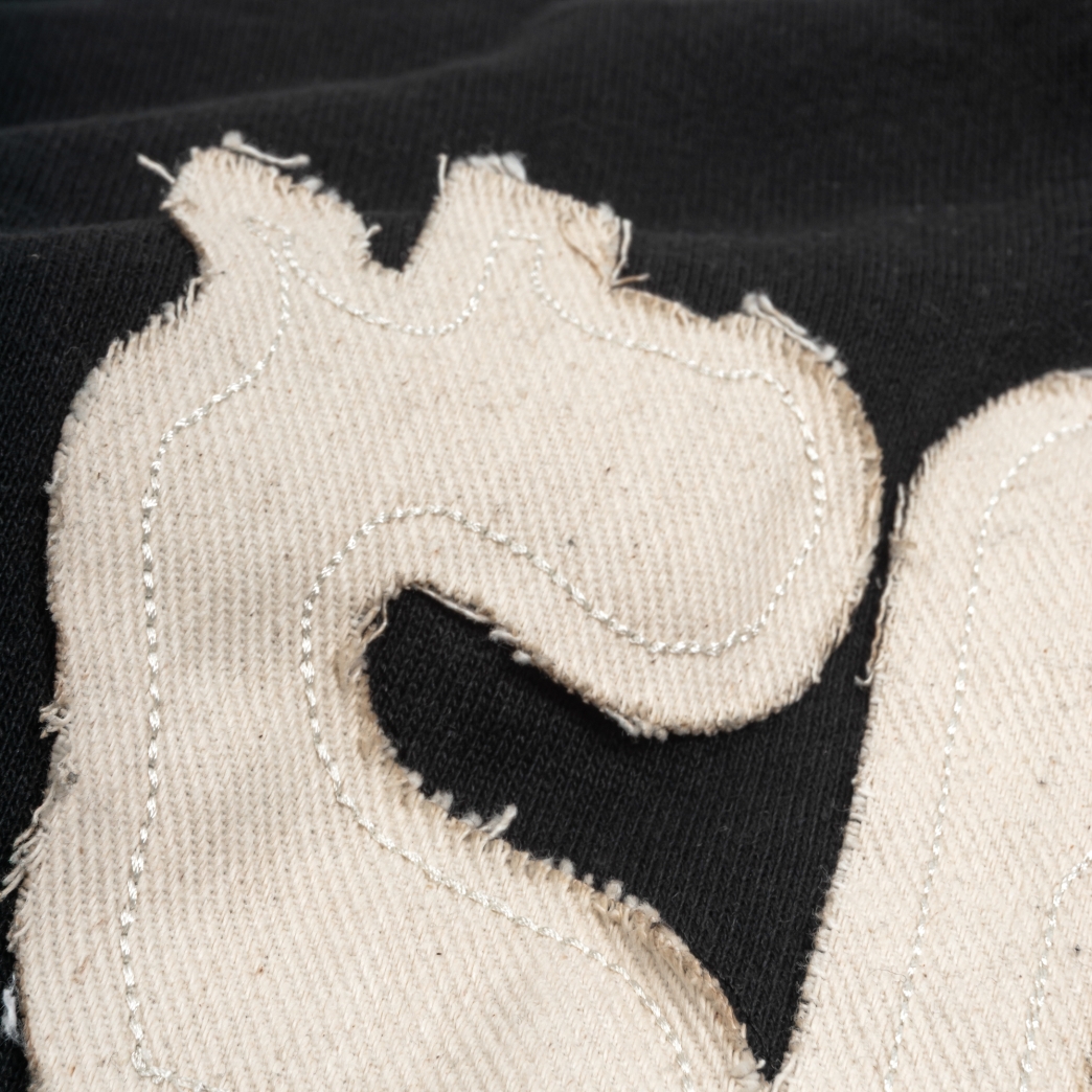 SMKR ZIP HOODIE IN BLACK