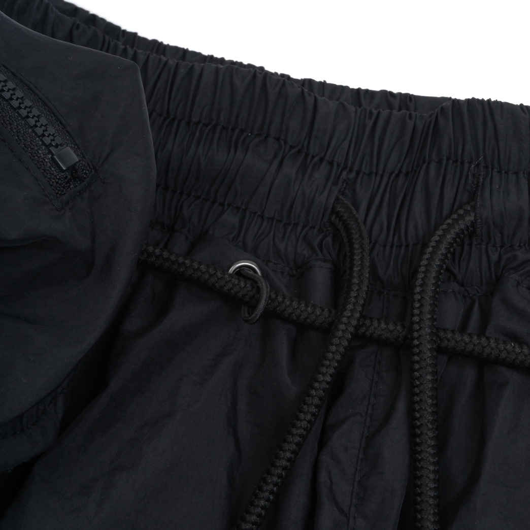 SHORT NYLON EXTRA POCKET IN BLACK 