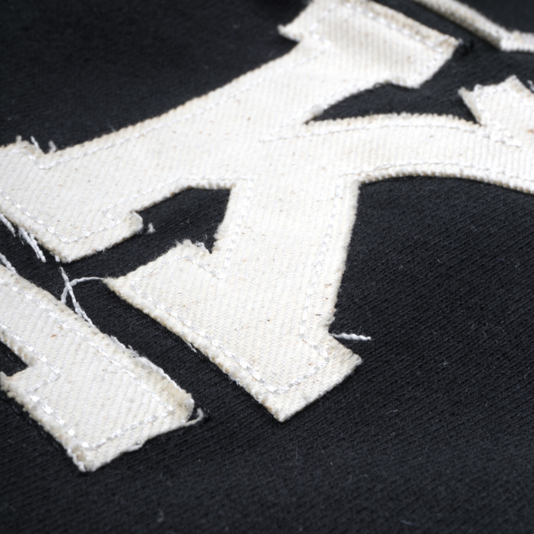 PATCH LOGO SWEAT PANTS IN BLACK