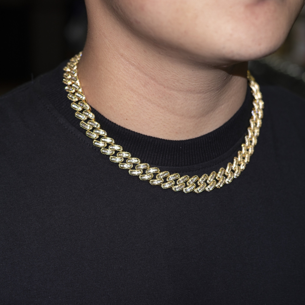 BAGUETTE CUBAN LINK NECKLACE IN GOLD