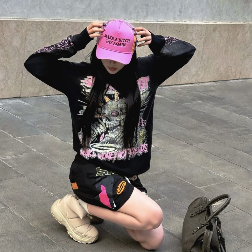 $MAKER WORLDWIDE WASHED SWEATER IN BLACK