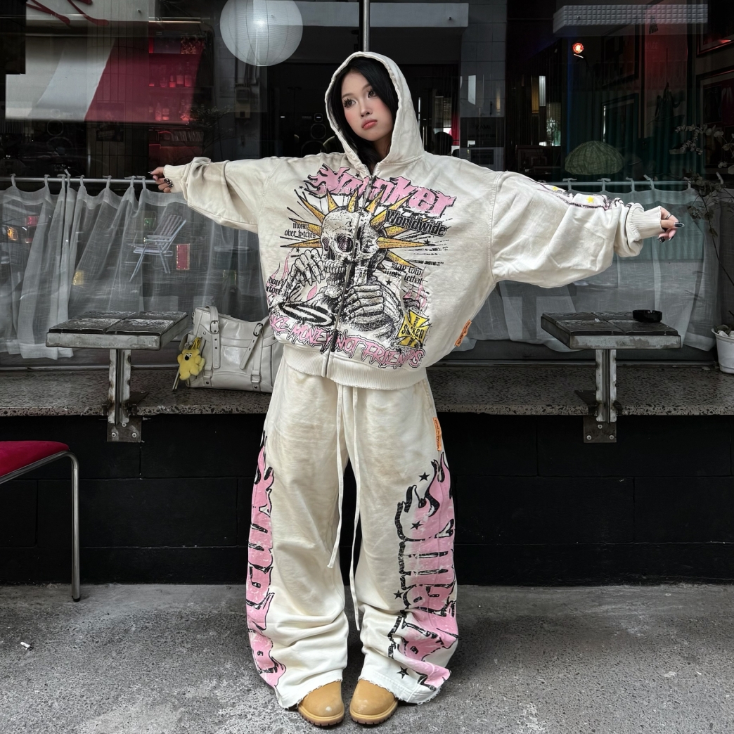 WORLDWIDE WASHED HOODIE IN CREAM