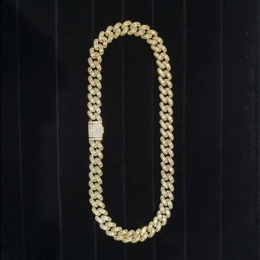 BAGUETTE CUBAN LINK NECKLACE IN GOLD