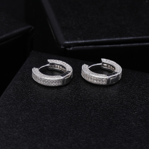 ICED OUT EARRING IN GOLD/SILVER