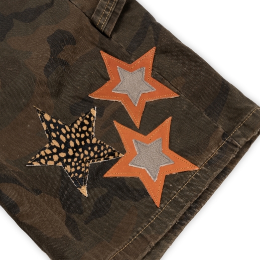 STARS BAGGY SHORTS IN CAMO