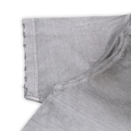 LOGO ESSENTIALS TEE IN WASHED GREY