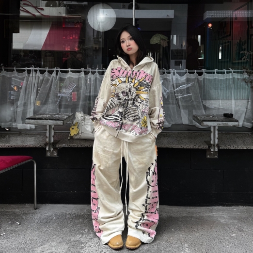 WORLDWIDE WASHED HOODIE IN CREAM